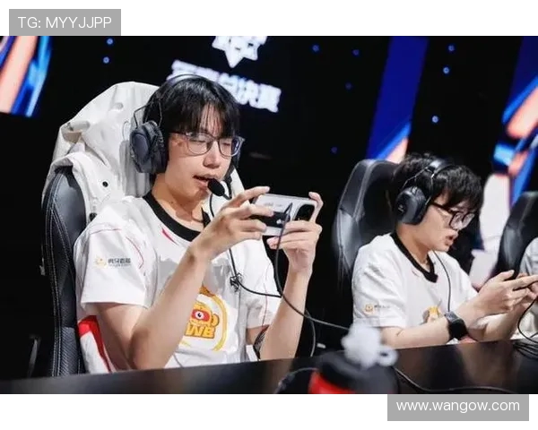 AG惜败WB二比三 朵莉亚杨戬统治赛场前中期对抗激烈博弈升级之战